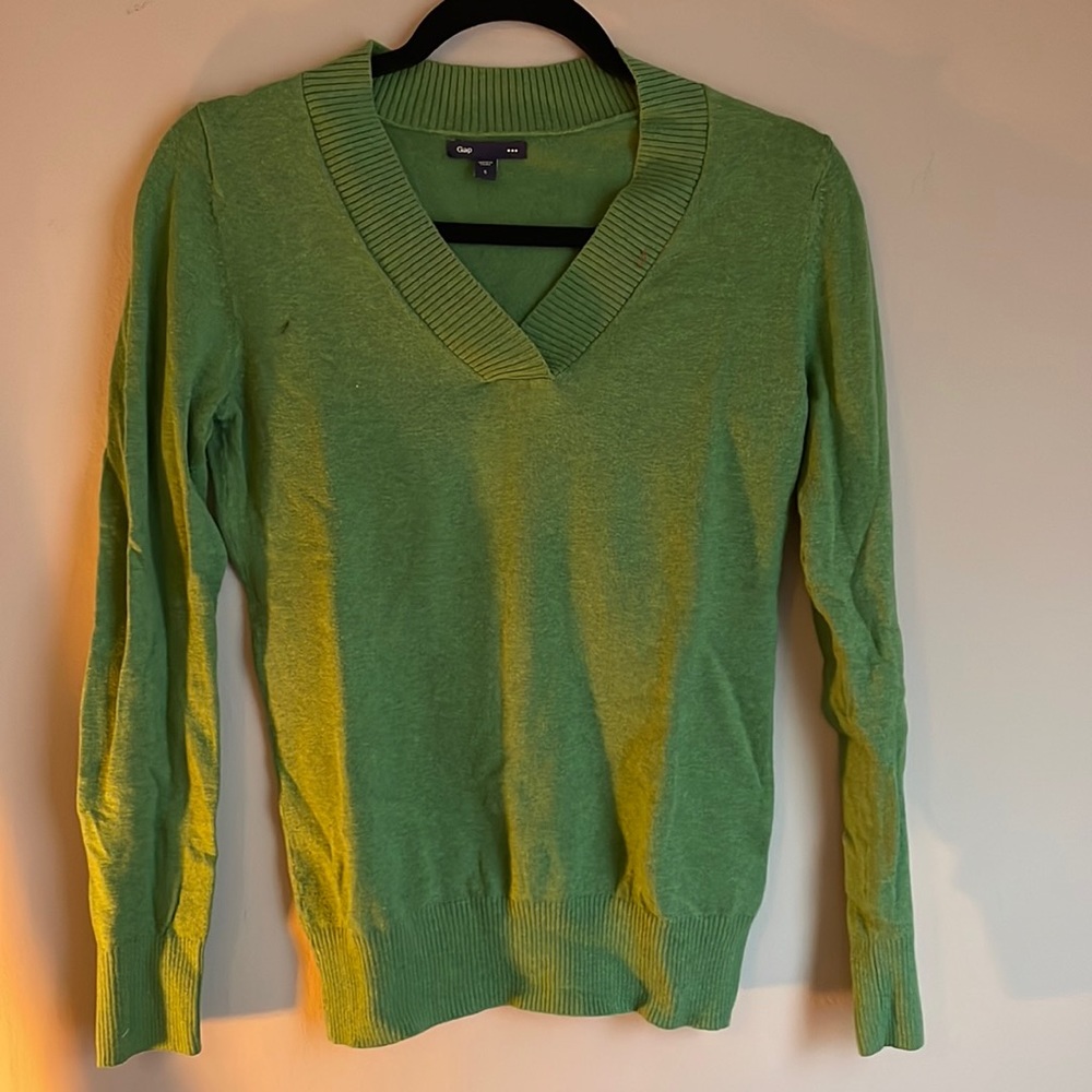 V beck sweater
